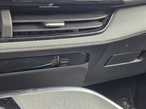 Certified 2025 Buick Enclave Preferred image 30