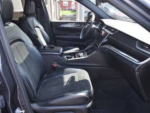 Used 2023 Jeep Grand Cherokee L Laredo image 33