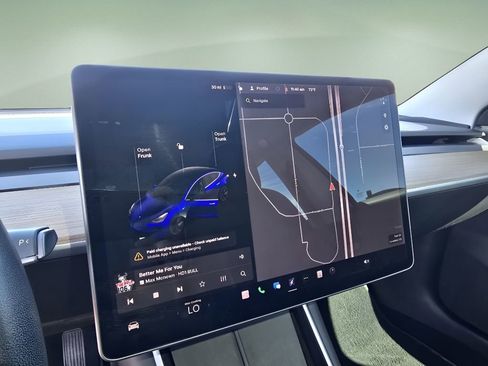 Used 2019 Tesla Model 3 Standard Range Plus image 17