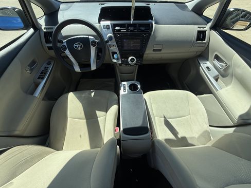 Used 2012 Toyota Prius V Two image 11