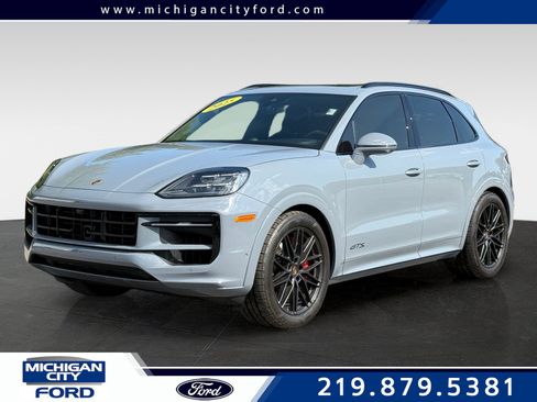 Used 2025 Porsche Cayenne GTS AWD/4WD image 1