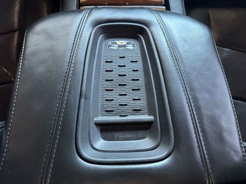 Used 2017 Cadillac Escalade Luxury image 22