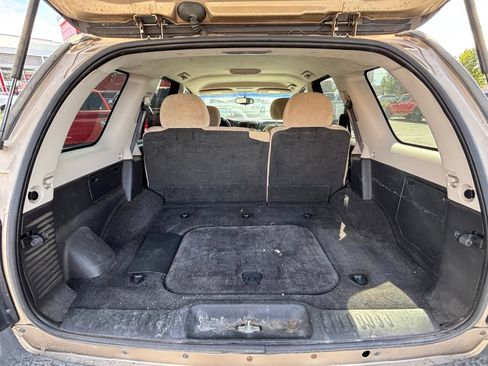 Used 2005 Chevrolet TrailBlazer LS w/ LS Preferred Equipment Group AWD/4WD image 5