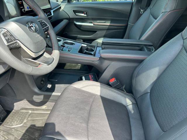 Certified 2025 Toyota Sienna XSE w/ XSE Plus Package FWD image 11