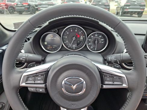 Used 2022 MAZDA MX-5 Miata Grand Touring w/ Appearance Package image 18