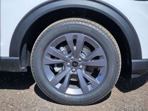 New 2026 Ford Explorer Active w/ Active Comfort Package image 10