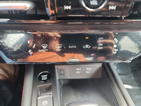 New 2025 Nissan Kicks SR image 14