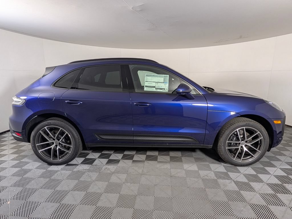 Certified 2026 Porsche Macan AWD/4WD image 8