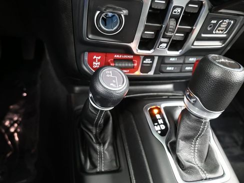 Used 2024 Jeep Gladiator Sport image 27