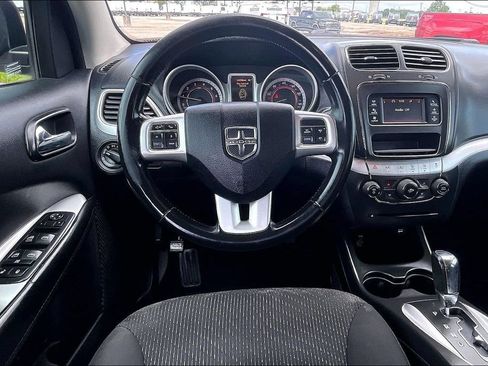 Used 2017 Dodge Journey SE w/ Flexible Seating Group FWD image 8