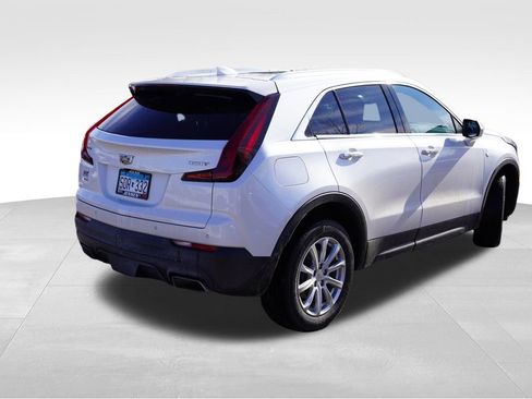 Used 2022 Cadillac XT4 Luxury w/ Cold Weather Package image 3