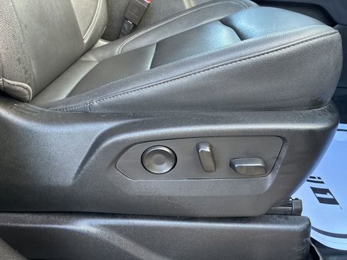 Used 2022 Chevrolet Tahoe LT image 38