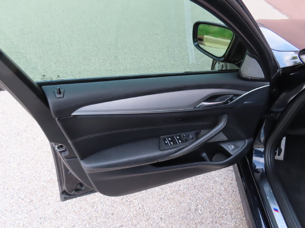 Used 2018 BMW M550i xDrive AWD/4WD image 27