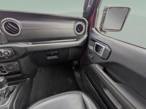 Used 2021 Jeep Wrangler Unlimited Sahara w/ Cold Weather Group image 19