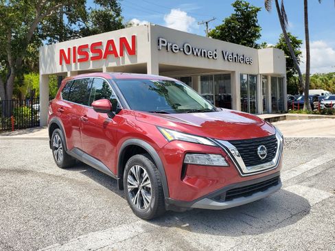 Used 2021 Nissan Rogue SV image 3