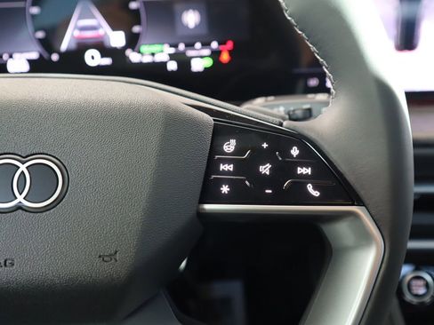 Used 2025 Audi Q5 Premium w/ Convenience Package image 13