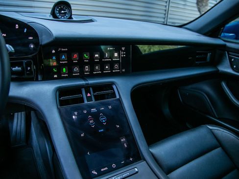 Certified 2023 Porsche Taycan 4S AWD/4WD image 21