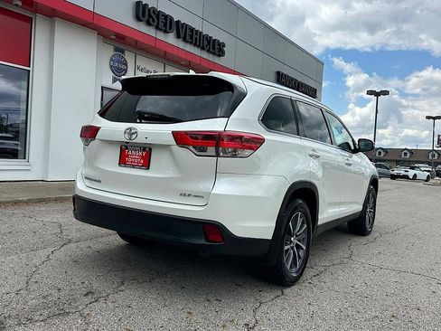 Certified 2019 Toyota Highlander XLE AWD/4WD image 5
