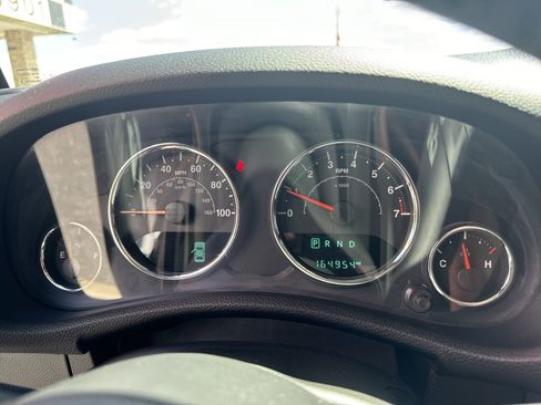 Used 2017 Jeep Wrangler Sport w/ Connectivity Group image 17