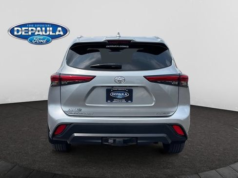 Used 2022 Toyota Highlander XLE AWD/4WD image 5