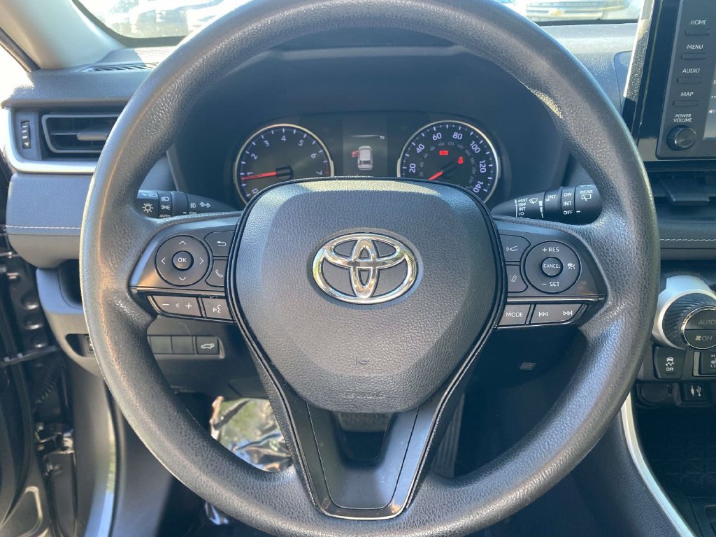 Used 2019 Toyota RAV4 XLE FWD image 19