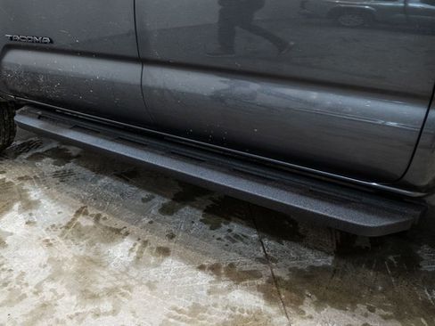 Certified 2023 Toyota Tacoma TRD Off-Road image 12