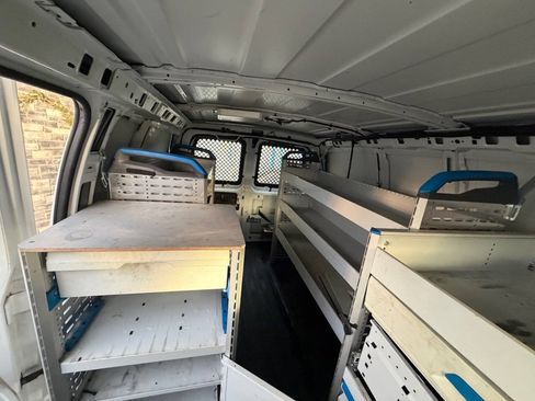 Used 2014 Chevrolet Express 2500 RWD image 11