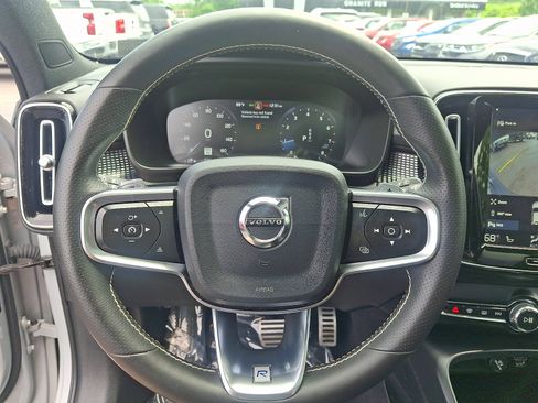 Used 2020 Volvo XC40 T5 R-Design w/ Protection Package AWD/4WD image 19