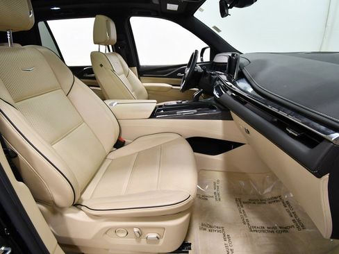 Used 2022 Cadillac Escalade Premium Luxury image 19