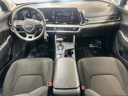Used 2023 Kia Sportage LX FWD image 3