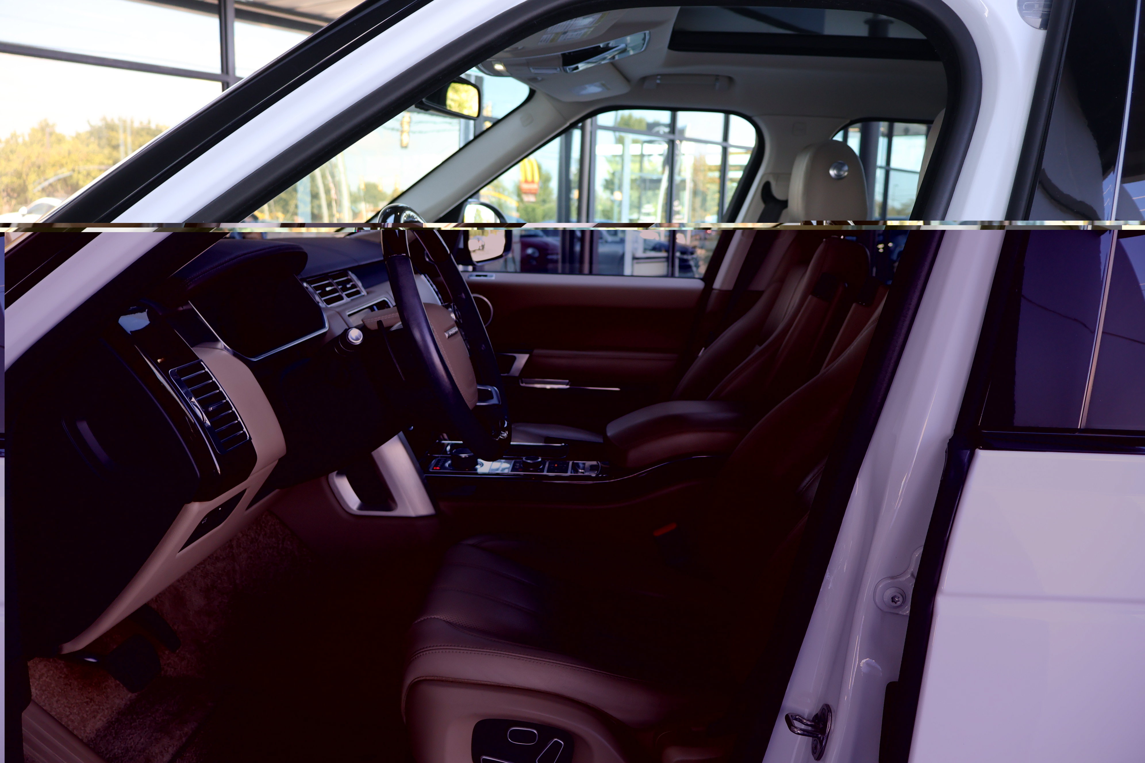 Used 2013 Land Rover Range Rover HSE AWD/4WD image 10