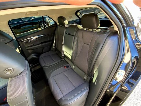 Used 2023 Buick Envision Preferred w/ Premium Seat Package image 19