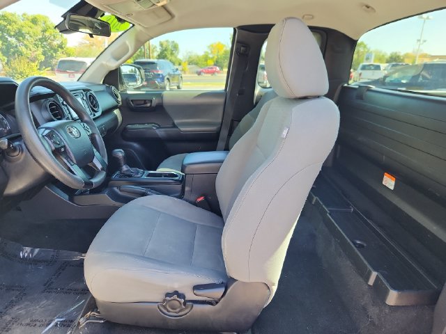 Used 2018 Toyota Tacoma SR RWD image 8