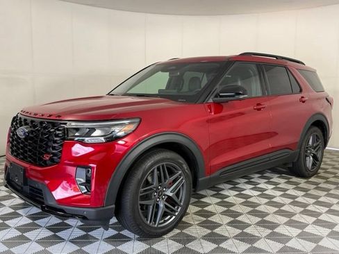 Used 2025 Ford Explorer ST AWD/4WD image 2