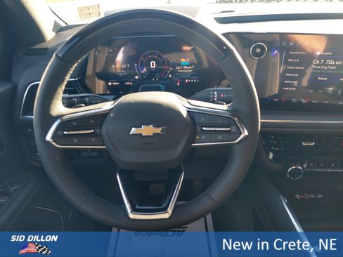 New 2026 Chevrolet Suburban Premier image 2