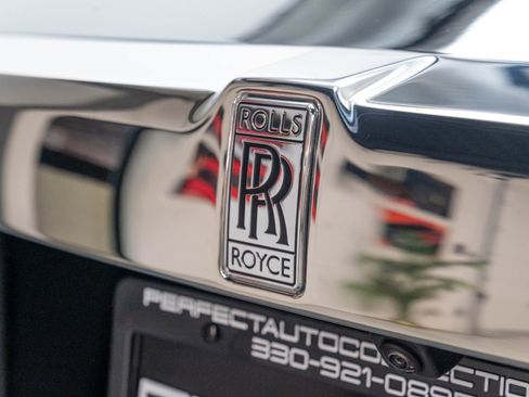 Used 2024 Rolls-Royce Phantom Sedan w/ The Phantom Package RWD image 70