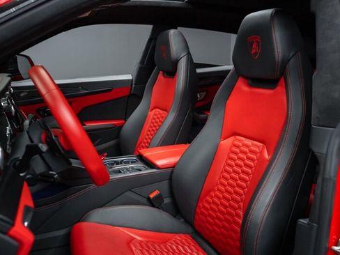 Used 2021 Lamborghini Urus image 19