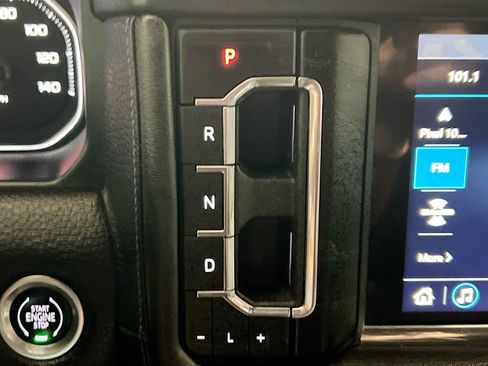 Used 2021 GMC Yukon Denali w/ Advanced Technology Package AWD/4WD image 13