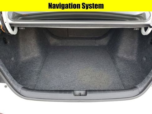 Used 2021 Honda Accord Touring image 8