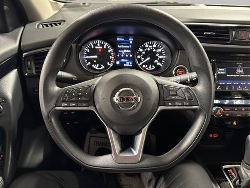 Used 2020 Nissan Rogue Sport SV image 23