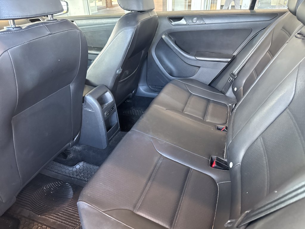Used 2014 Volkswagen Jetta SE FWD image 24