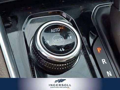 Used 2024 GMC Canyon Denali image 28