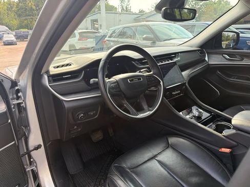 Used 2022 Jeep Grand Cherokee Limited AWD/4WD image 14