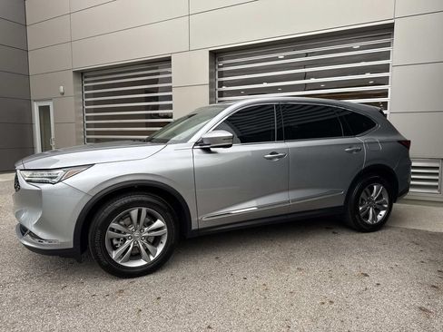Used 2024 Acura MDX SH-AWD image 3
