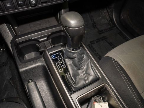 Certified 2021 Toyota Tacoma TRD Off-Road w/ Technology Package image 15