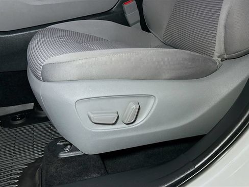 Used 2023 Toyota Highlander L AWD/4WD image 19
