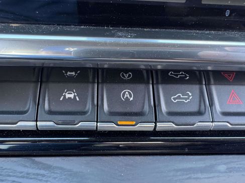 Used 2025 GMC Sierra 1500 SLT AWD/4WD image 39