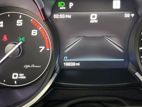 Used 2023 Alfa Romeo Stelvio Veloce image 24