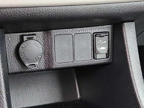 Used 2019 Toyota Corolla LE image 21