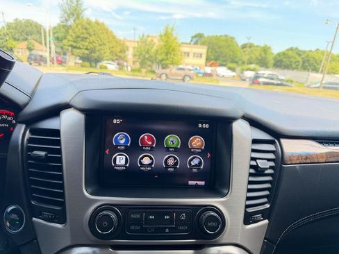 Used 2015 GMC Yukon Denali w/ Premium Package AWD/4WD image 14